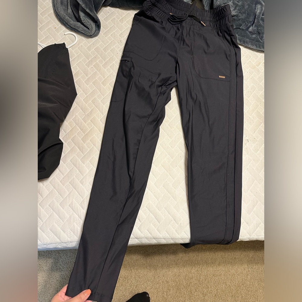 Form by Cherokee black scrubs small